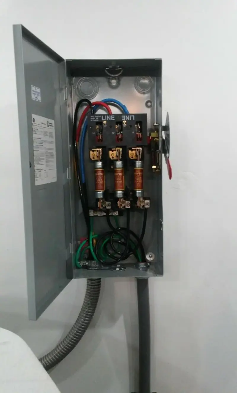 Three-phase disconnect switch installed for Smoke Detector Installation in Black Jack